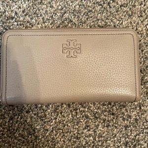 COPY - Tory Burch Thea Wallet